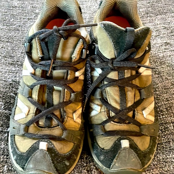 Merrell vibrant walking shoes - Picture 1 of 9